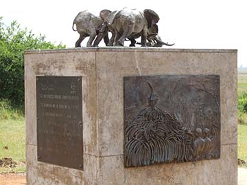 ナイロビサファリパークの記念碑